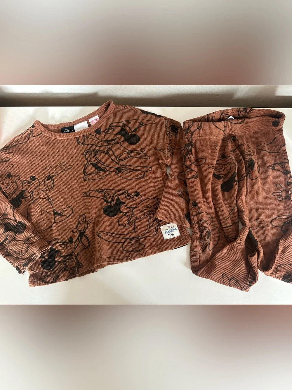 Zara Mickey Mouse Fantasia Waffle Set - Rust with Black Print 2/3